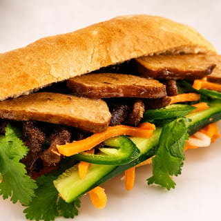 V1. Bánh Mỉ Chay (Vegetarian - Soy Curls/Tofu)